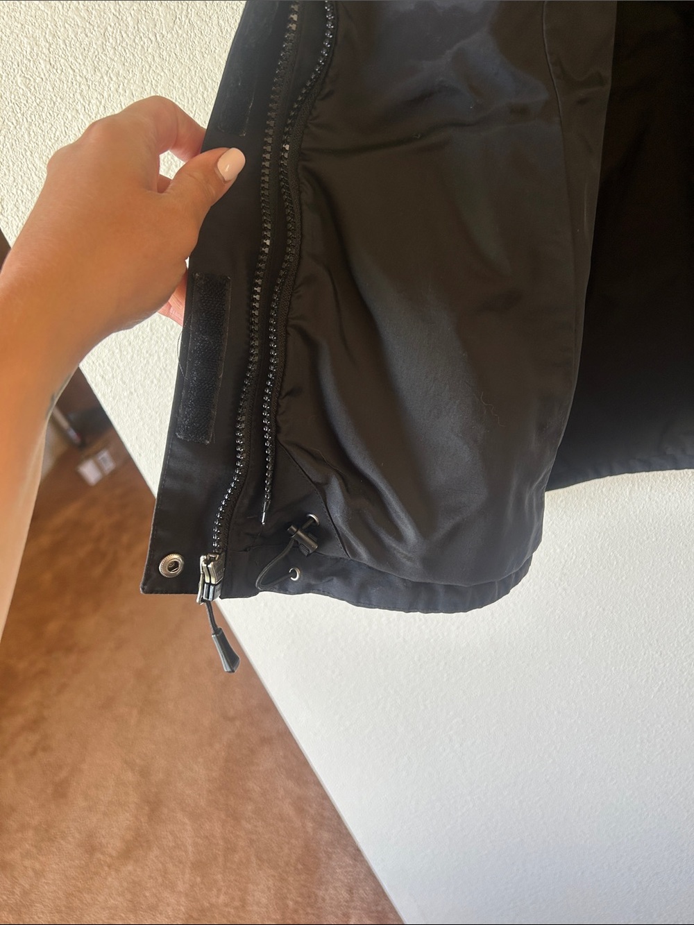 The North Face Black Women’s Waterproof Hooded Shell Jacket - Picture 9 of 9